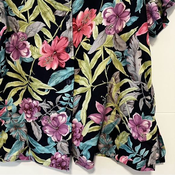 Miller’s | Vintage Hawaiian Button Up Tee - Picture 5 of 14